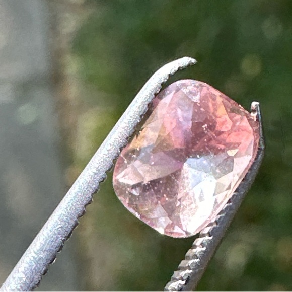 1.10 CTs Natural Unheated Pink Morganite Gemstone - Picture 5 of 17